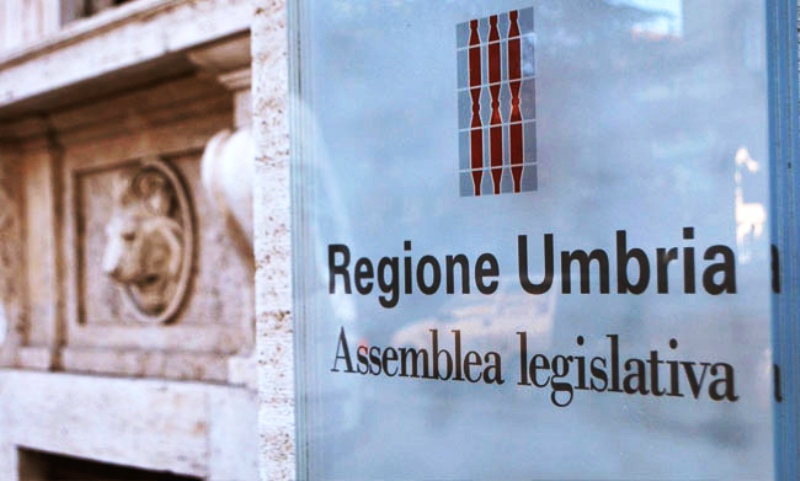 Targa regione umbria Tesei, presidente della Regione, reitera l'ordinanza