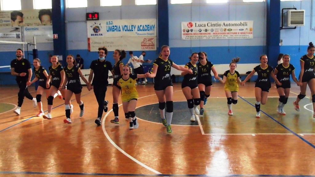 Under 15 (festeggiamento vittoria) Scatta la fase interregionale