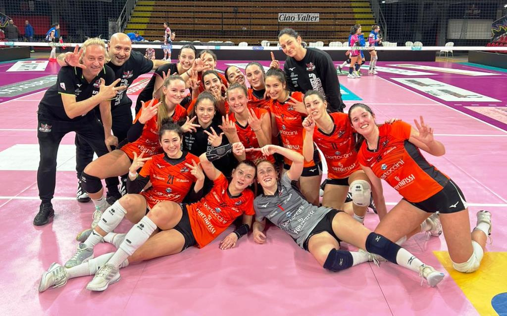Bartoccini Fortinfissi School Volley (vittoria Chiusi) Prestazione sontuosa, Chiusi china il capo